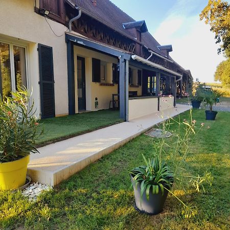 Gite Les Vignes Du Chateau - 4 Personnes Gehee Экстерьер фото