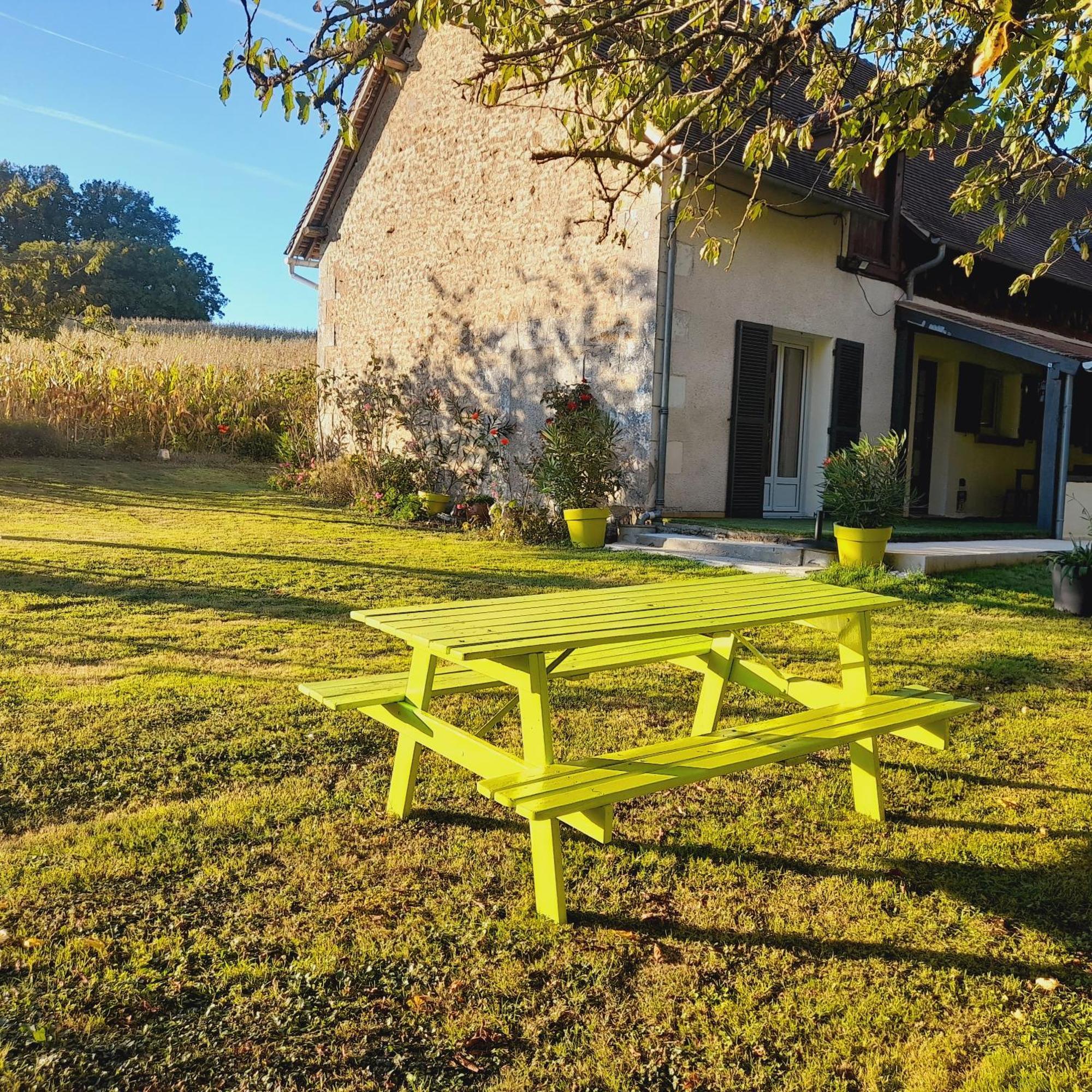 Gite Les Vignes Du Chateau - 4 Personnes Gehee Экстерьер фото