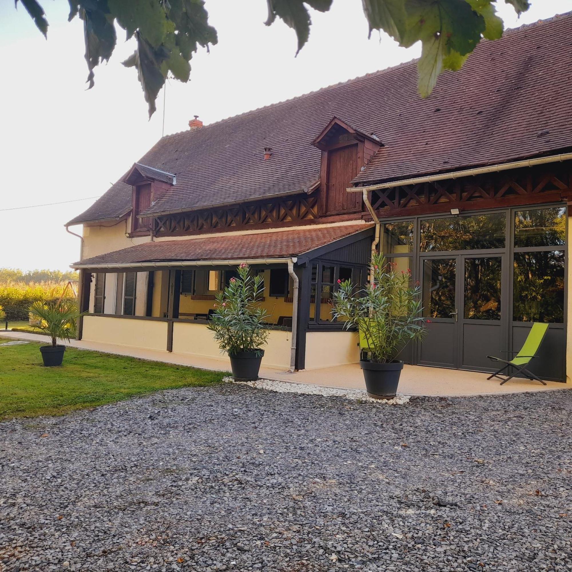 Gite Les Vignes Du Chateau - 4 Personnes Gehee Экстерьер фото